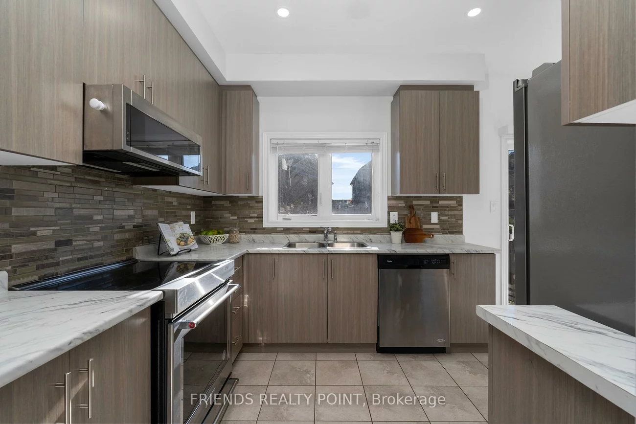 57, Forsyth, West Bayfield, Barrie