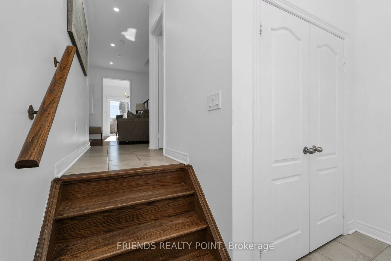 57, Forsyth, West Bayfield, Barrie