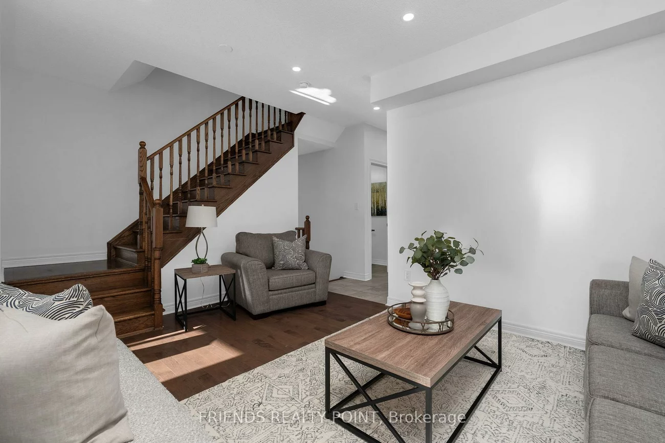 57, Forsyth, West Bayfield, Barrie