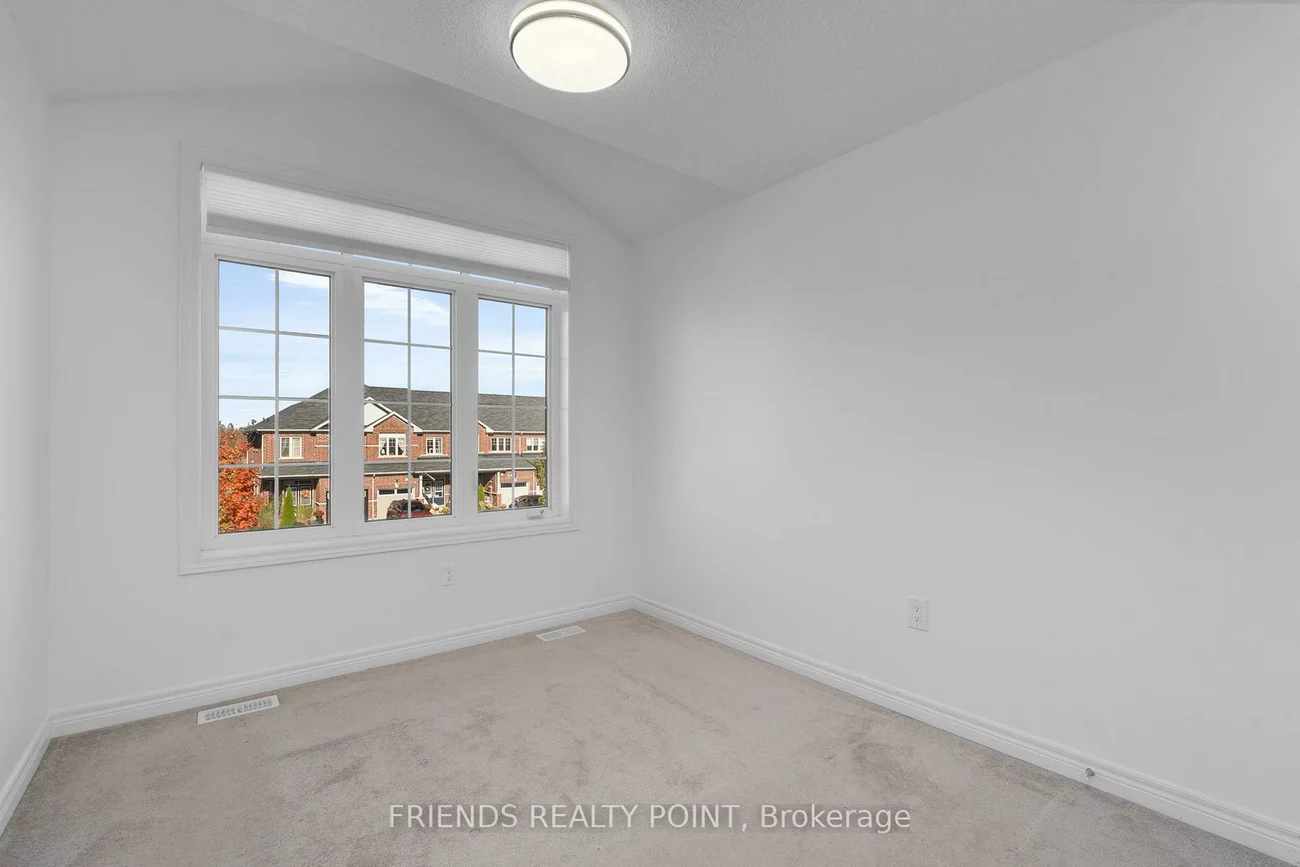 57, Forsyth, West Bayfield, Barrie