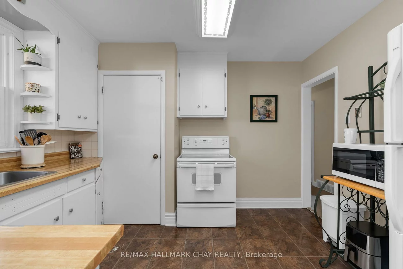 36, Grove, Wellington, Barrie