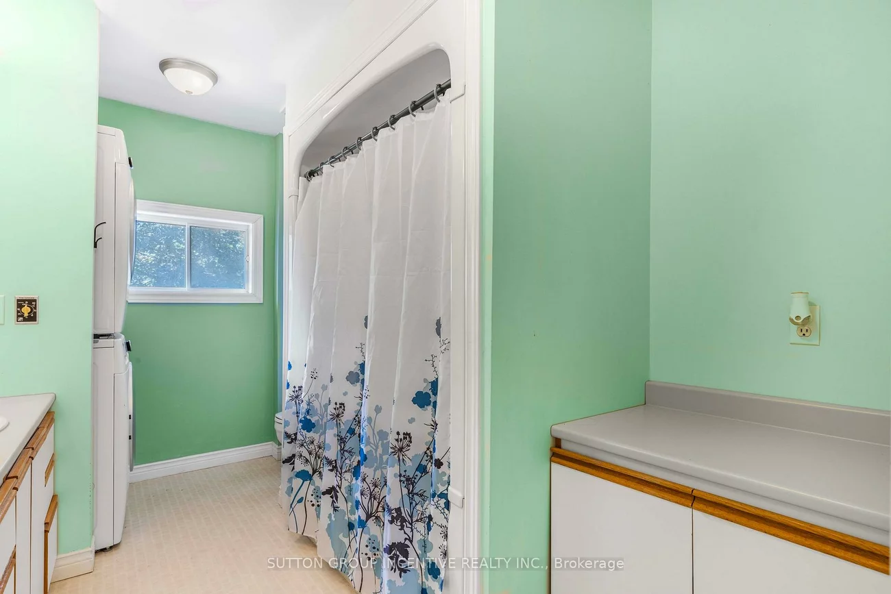 149, Blake, North Shore, Barrie