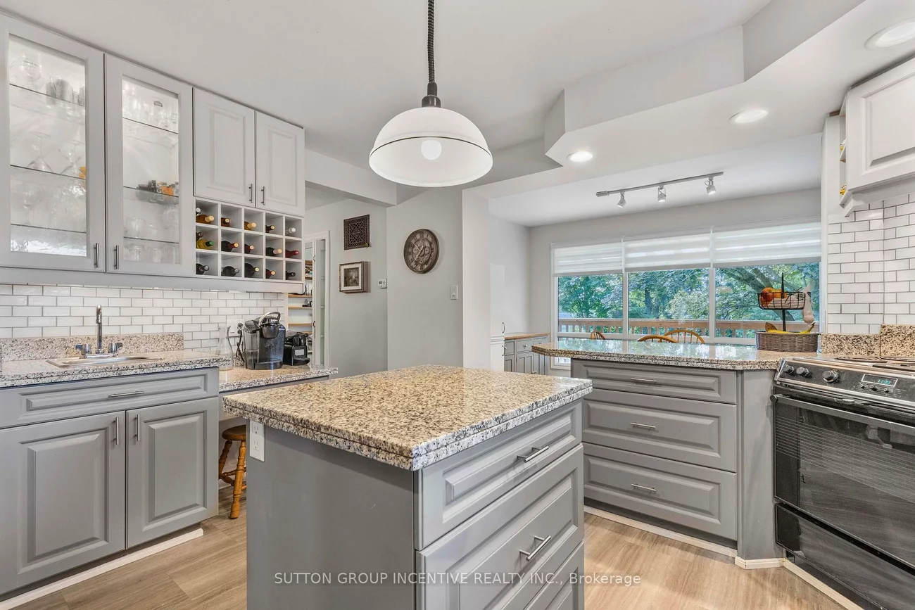 149, Blake, North Shore, Barrie