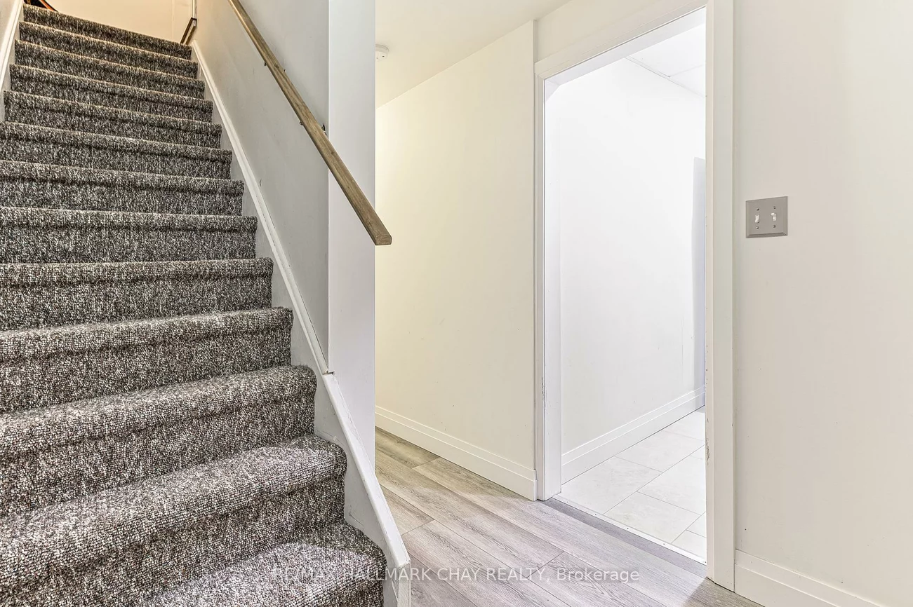 135, Trevino, East Bayfield, Barrie