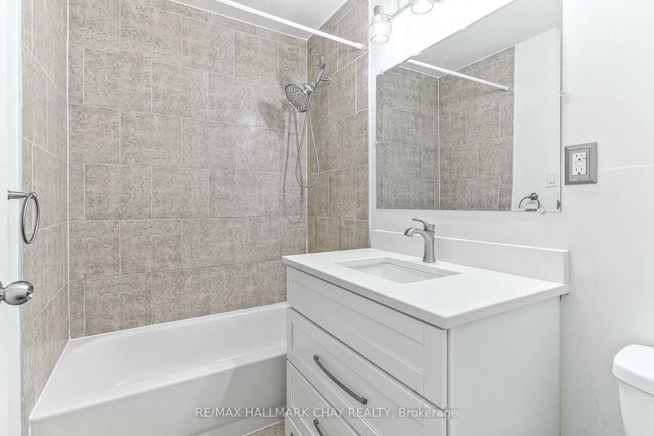 135, Trevino, East Bayfield, Barrie