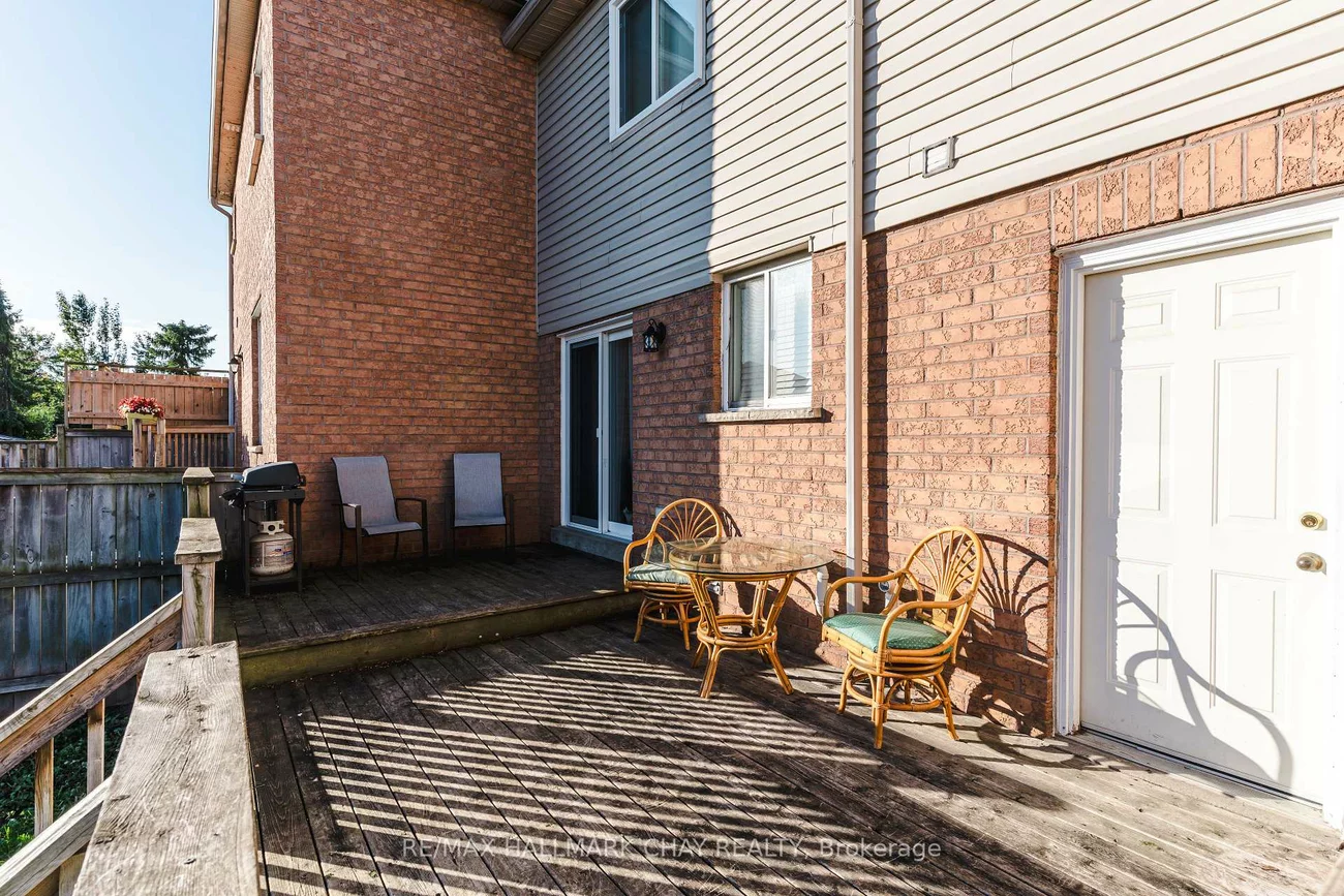 135, Trevino, East Bayfield, Barrie