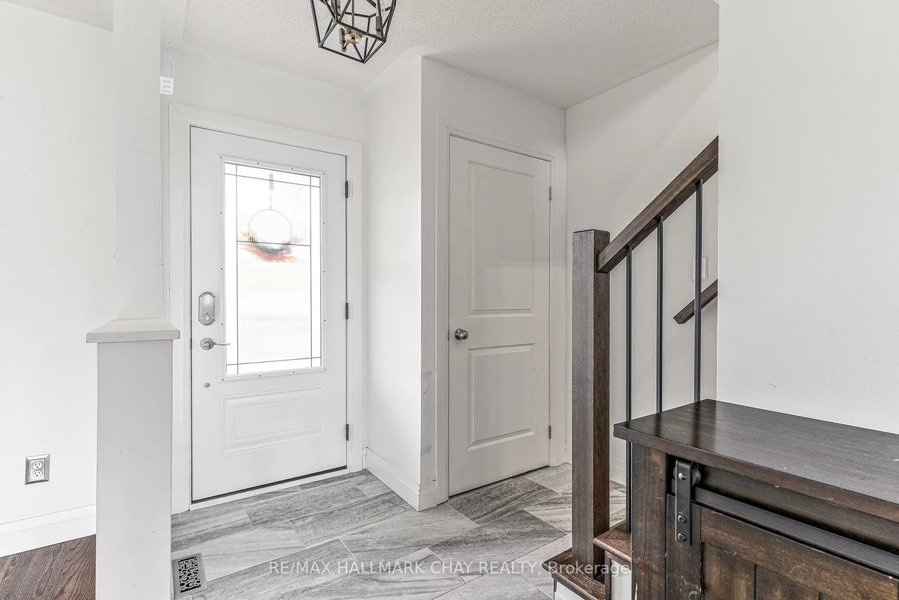 135, Trevino, East Bayfield, Barrie