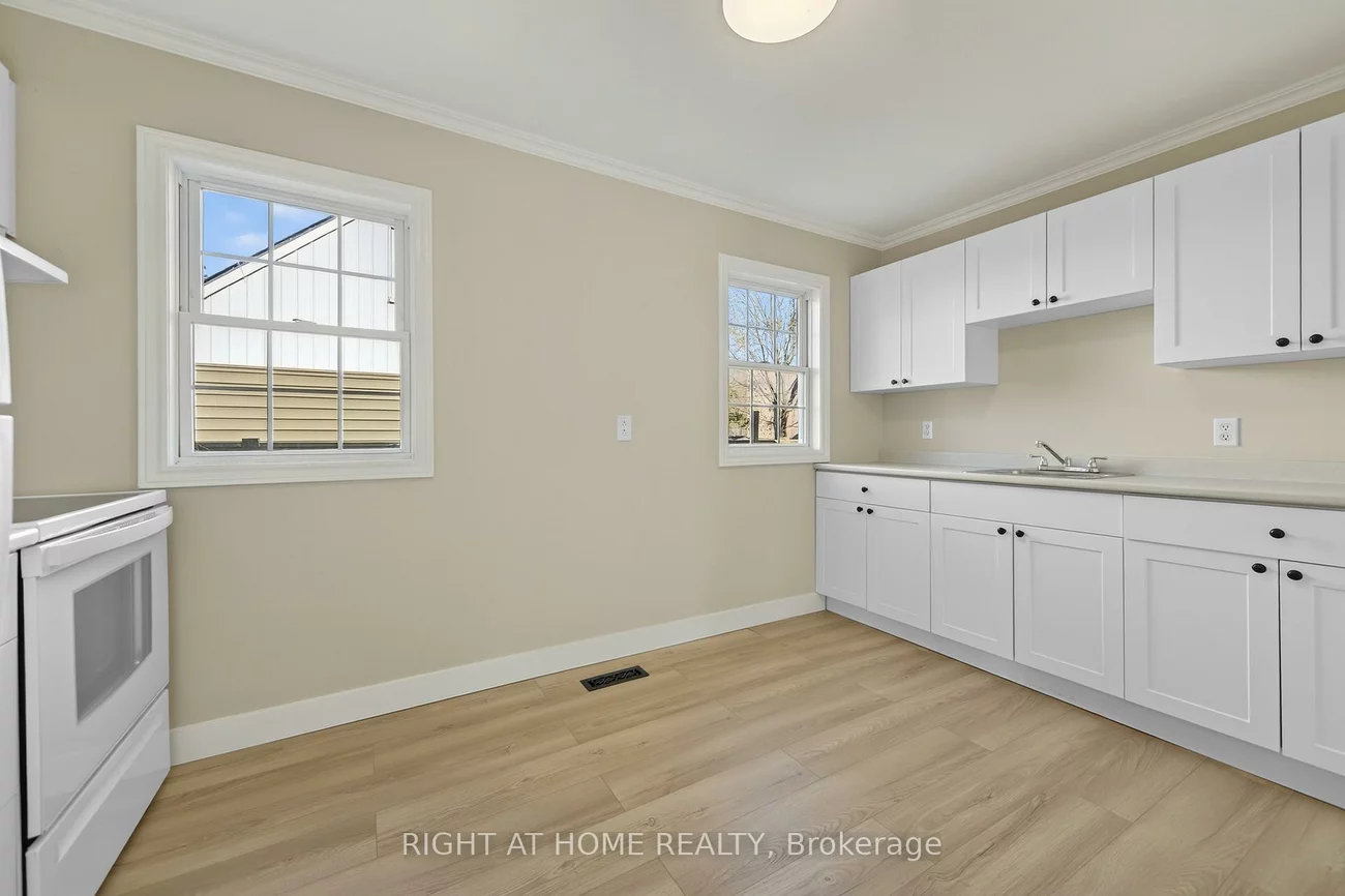 11, Newton, Wellington, Barrie