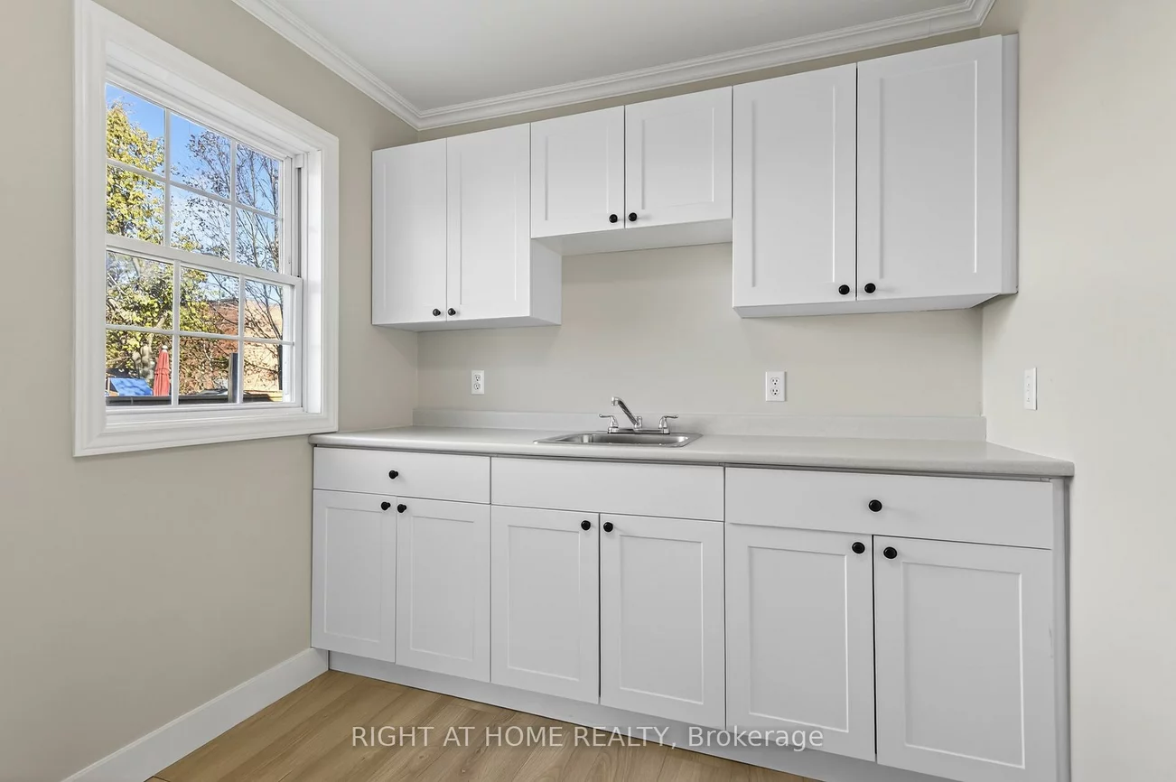 11, Newton, Wellington, Barrie