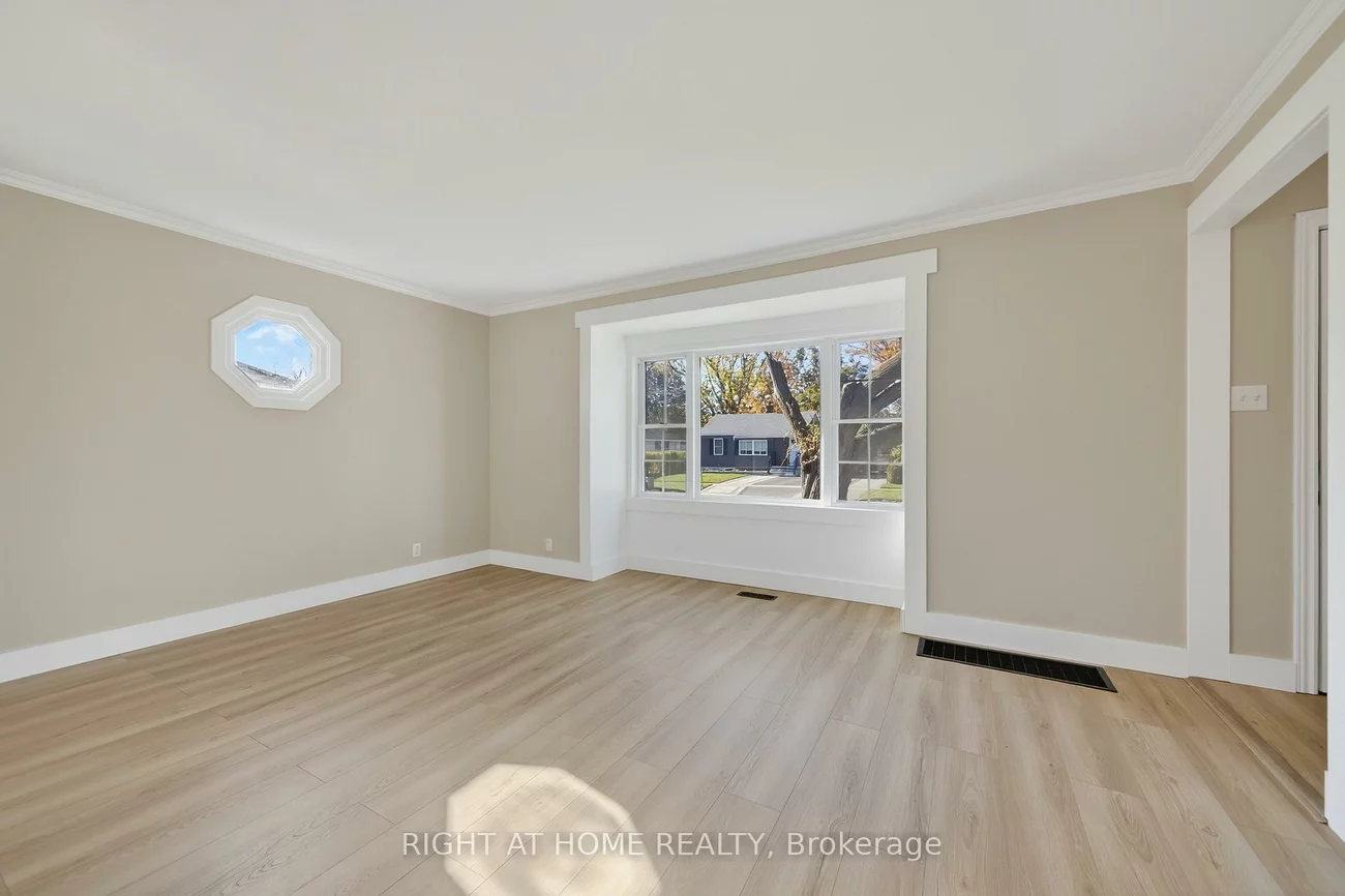 11, Newton, Wellington, Barrie