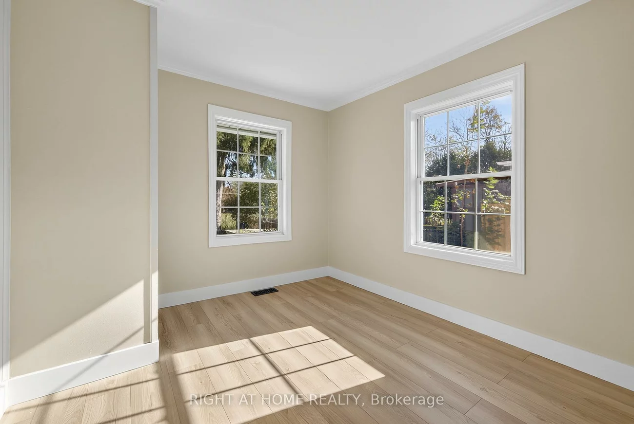 11, Newton, Wellington, Barrie