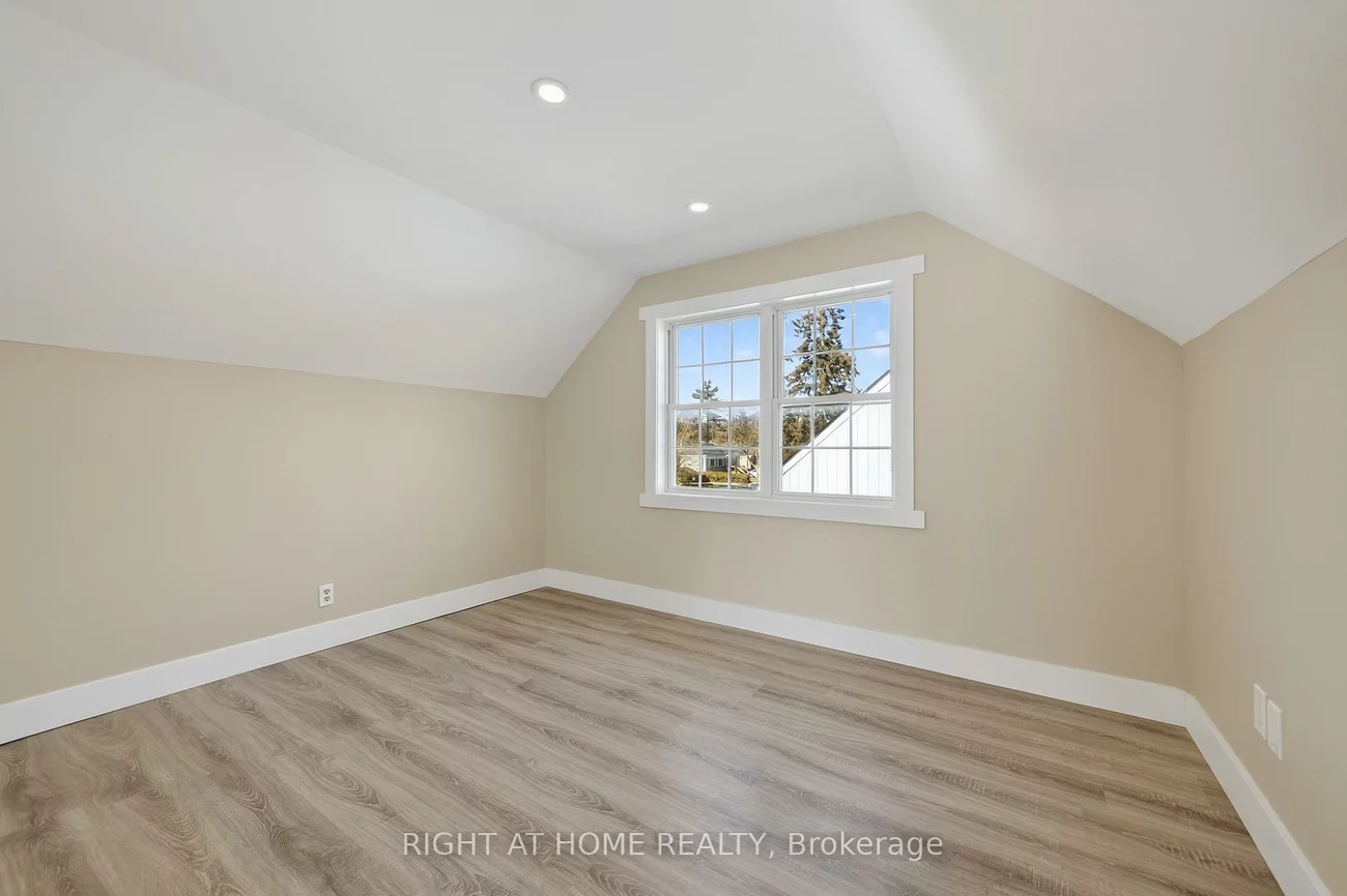 11, Newton, Wellington, Barrie