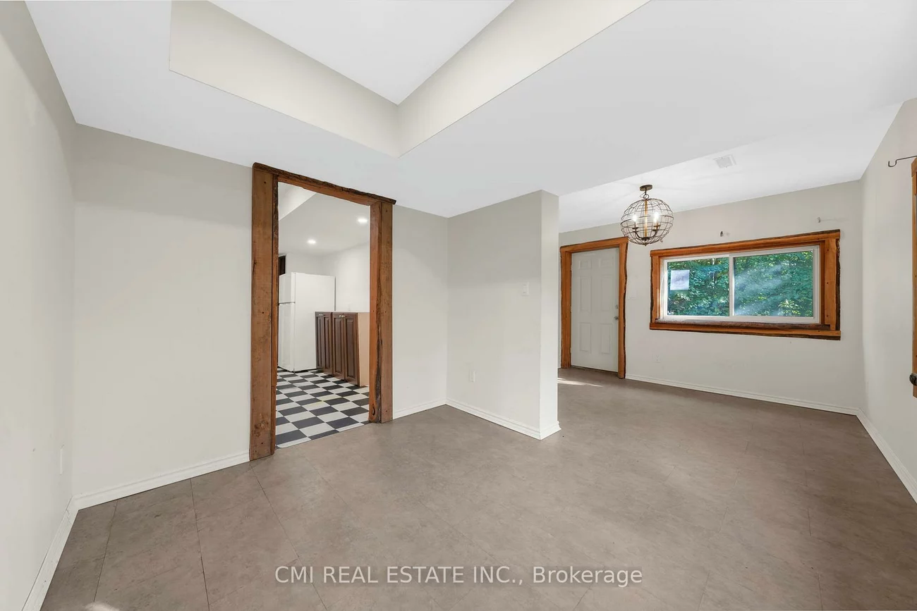 43, Perry, Queen's Park, Barrie