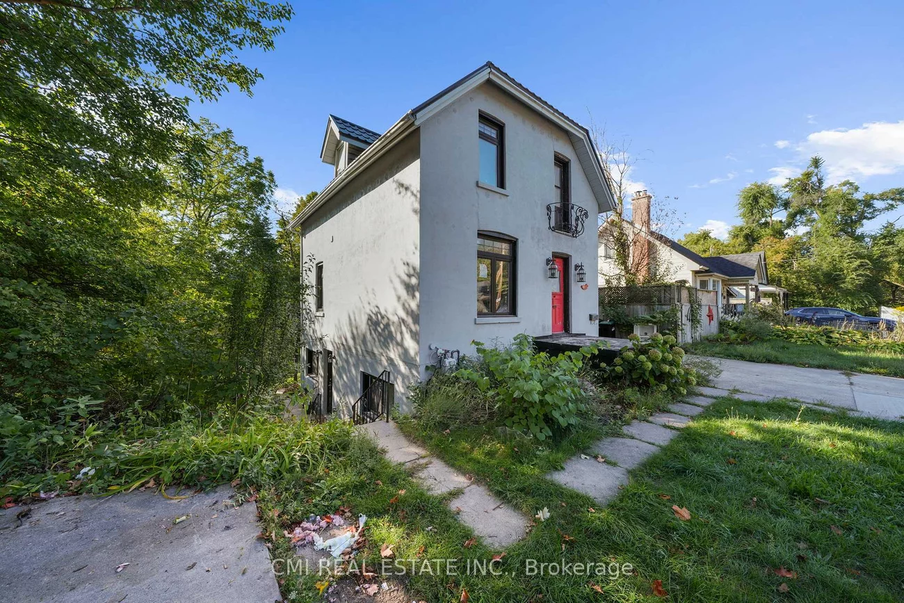 43, Perry, Queen's Park, Barrie