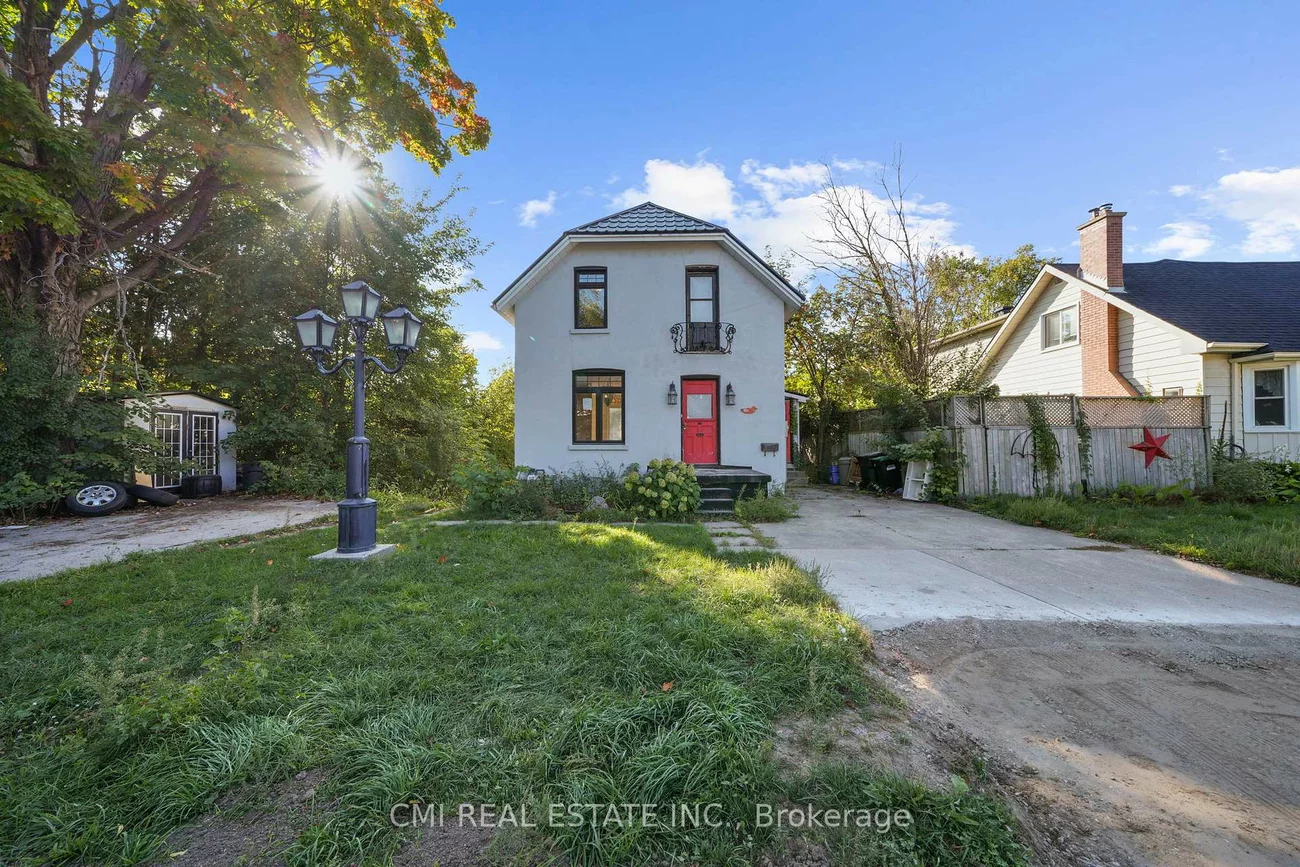 43, Perry, Queen's Park, Barrie