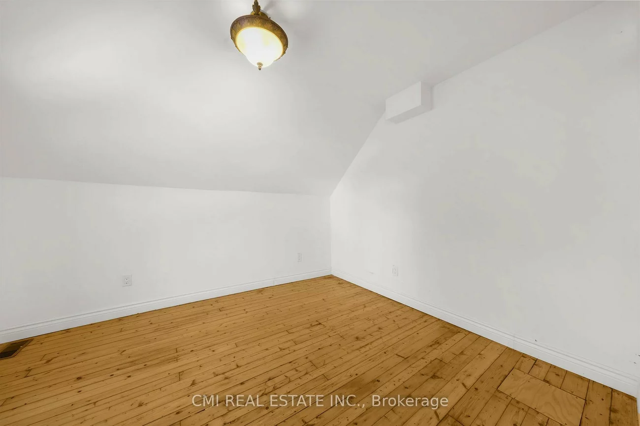 43, Perry, Queen's Park, Barrie