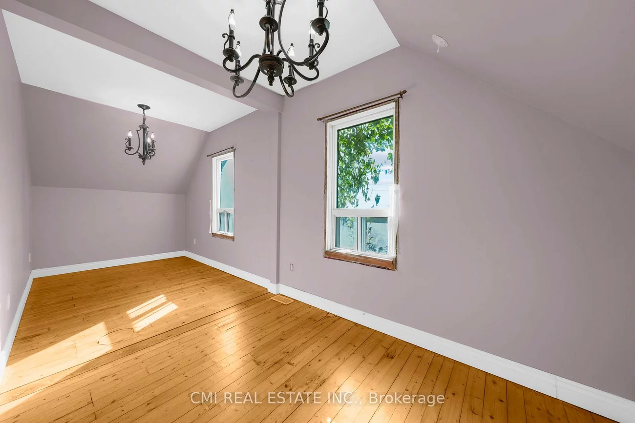 43, Perry, Queen's Park, Barrie