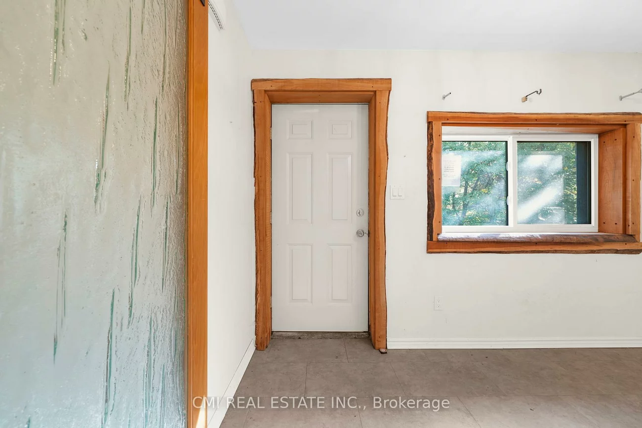 43, Perry, Queen's Park, Barrie