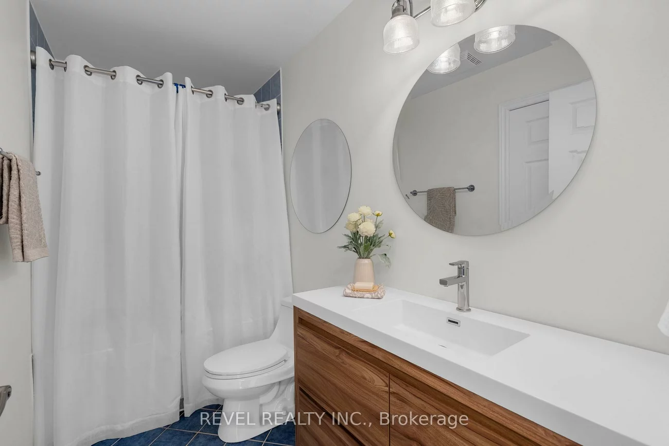 77, Marsellus, Holly, Barrie