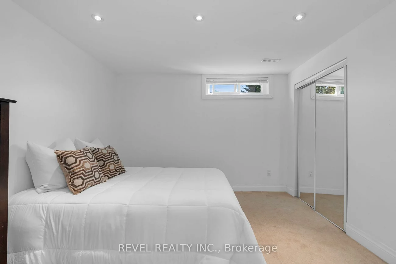 77, Marsellus, Holly, Barrie