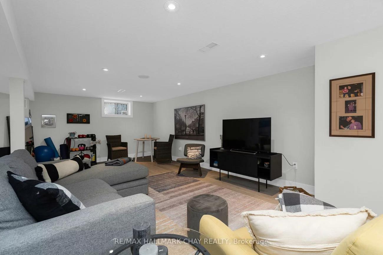 15, Bothwell, Wellington, Barrie