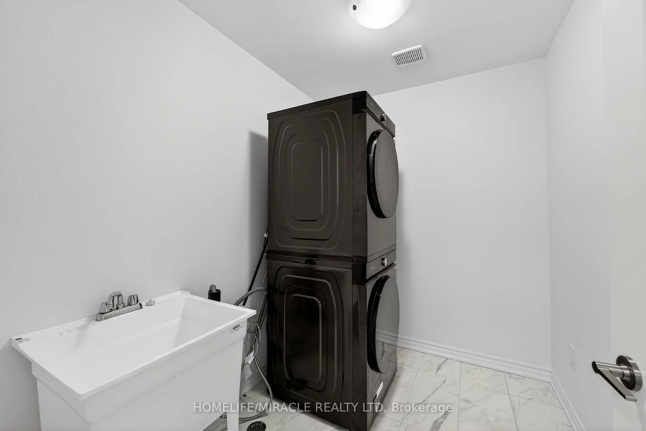 11, Phoenix, Rural Barrie Southeast, Barrie