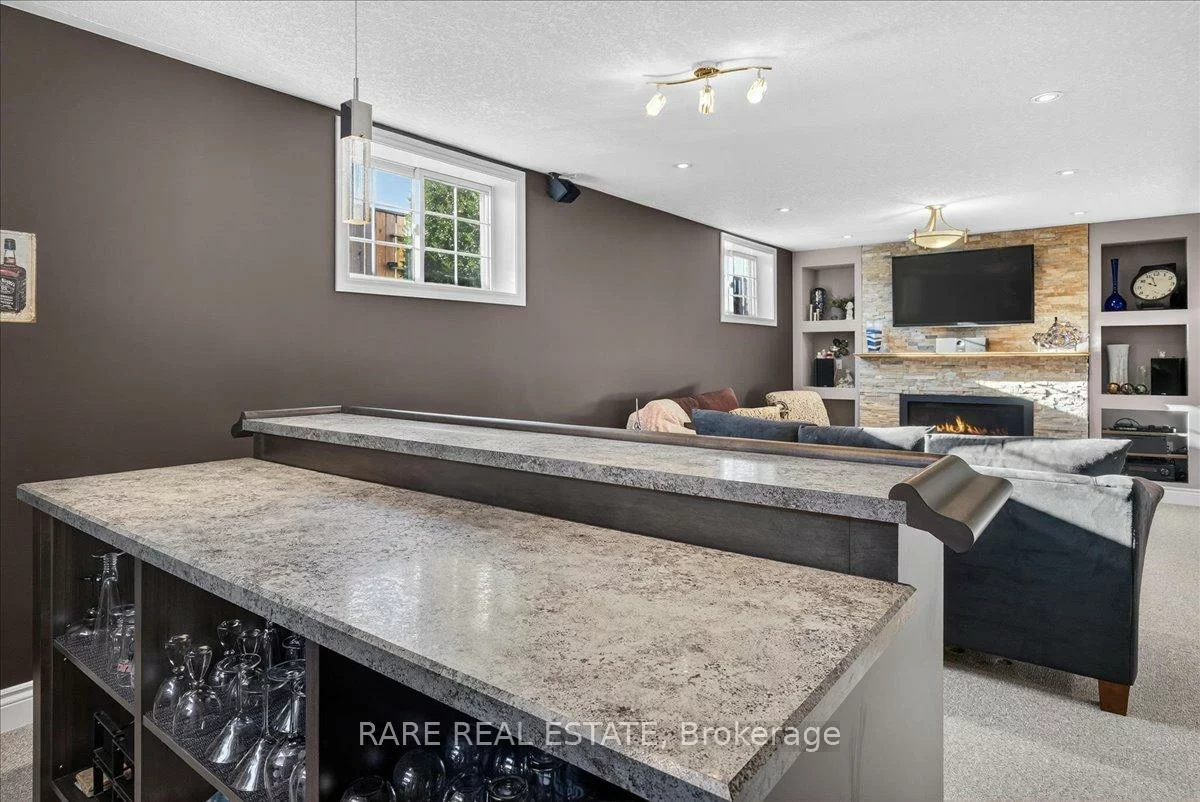 2, Mailey, Edgehill Drive, Barrie