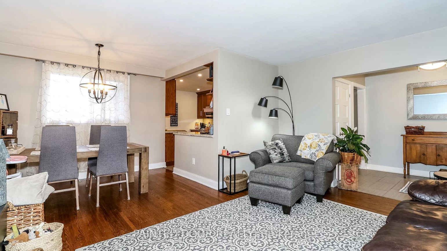 14, Steel, Grove East, Barrie