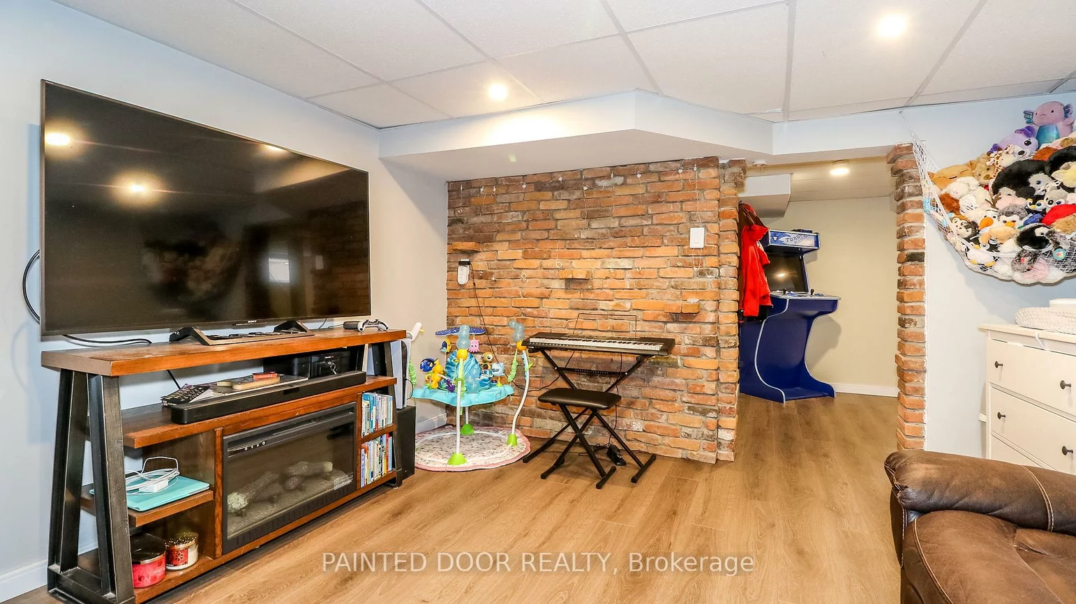 14, Steel, Grove East, Barrie