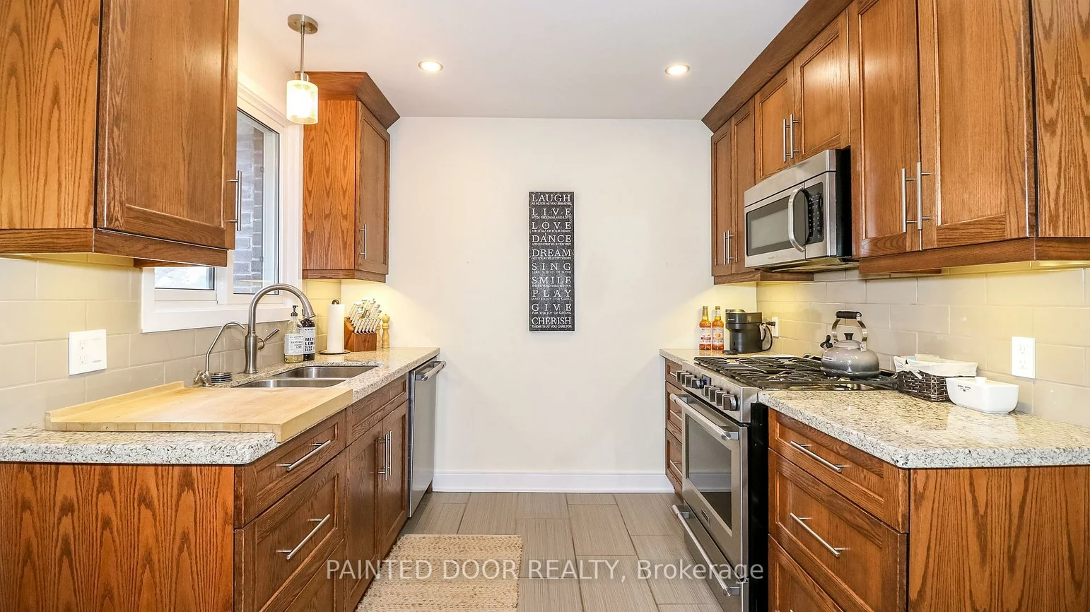 14, Steel, Grove East, Barrie