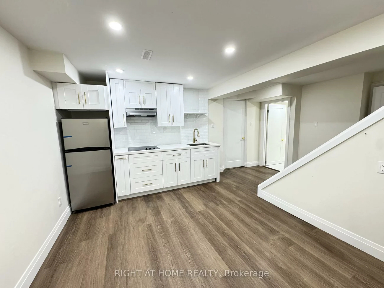 247, Hickling, Grove East, Barrie