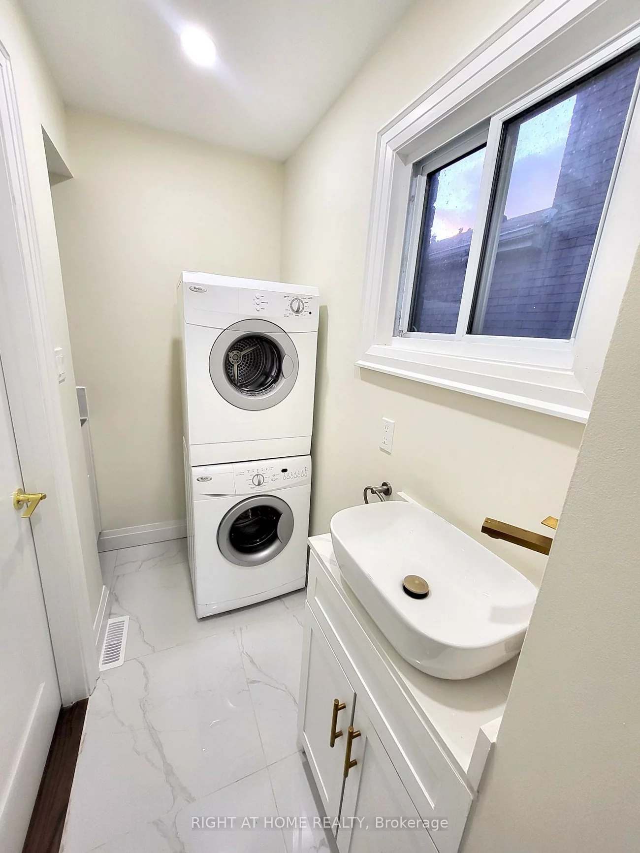 247, Hickling, Grove East, Barrie