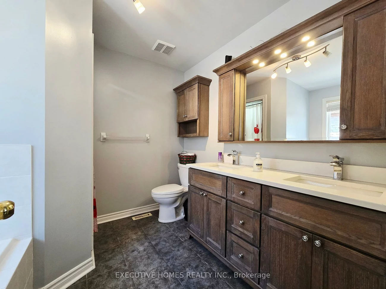 38, Sherwood, Northwest, Barrie