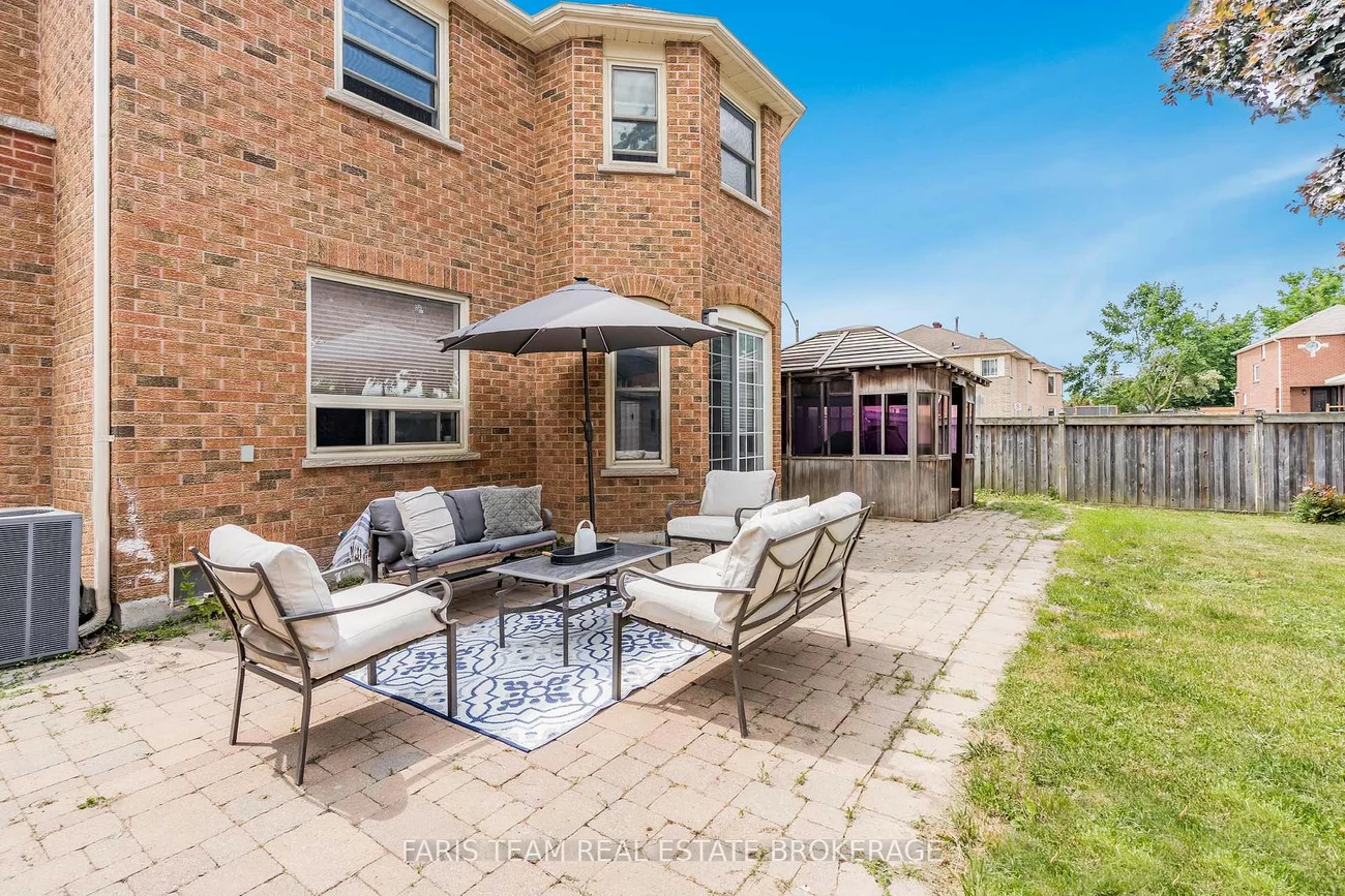 142, Livingstone, West Bayfield, Barrie