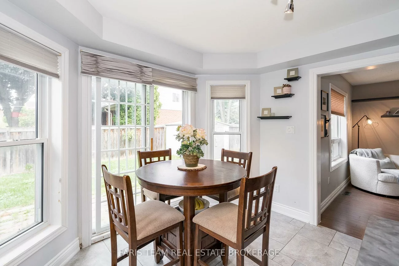 142, Livingstone, West Bayfield, Barrie