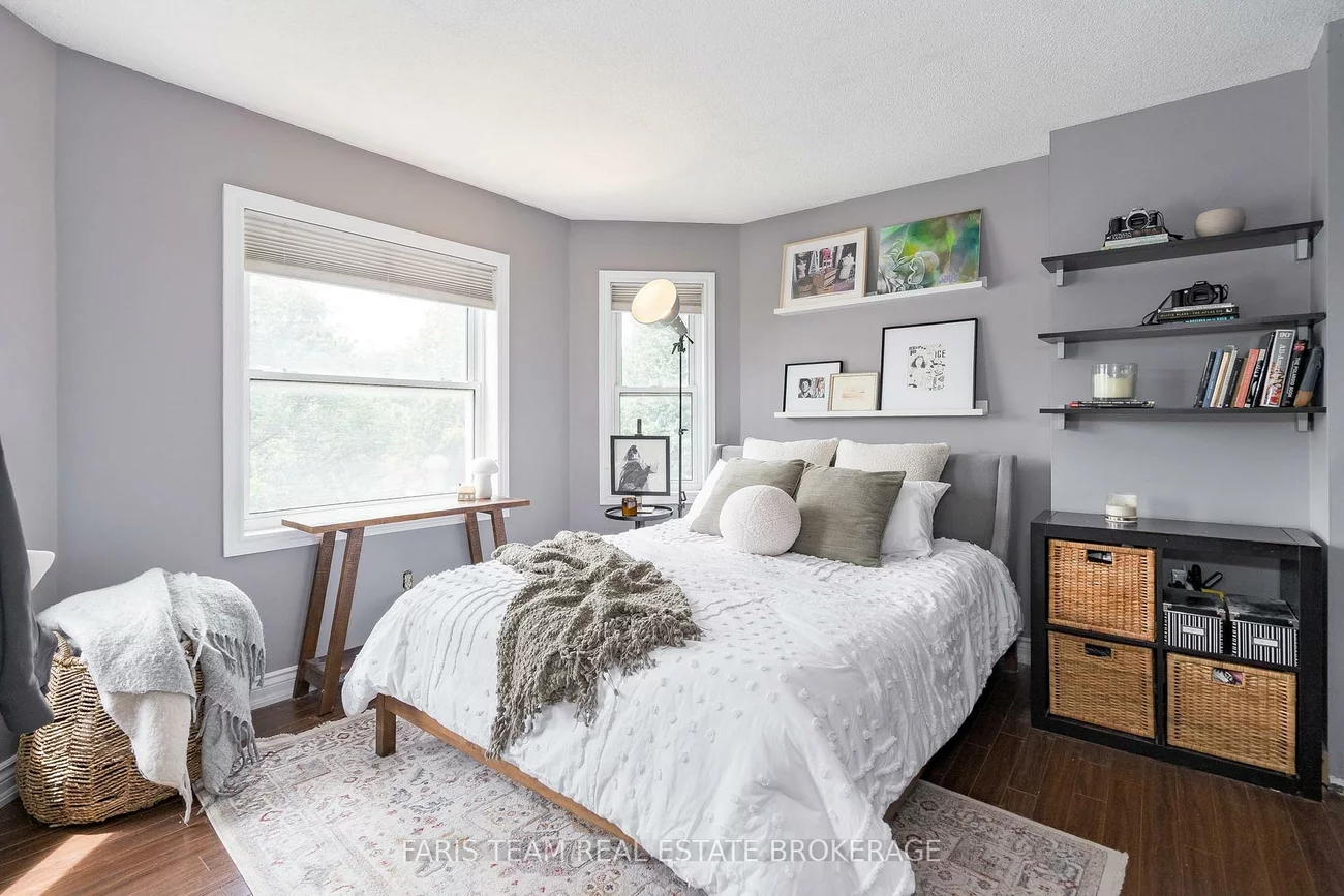 142, Livingstone, West Bayfield, Barrie