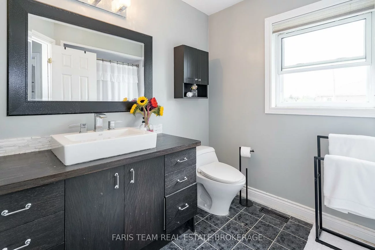 142, Livingstone, West Bayfield, Barrie