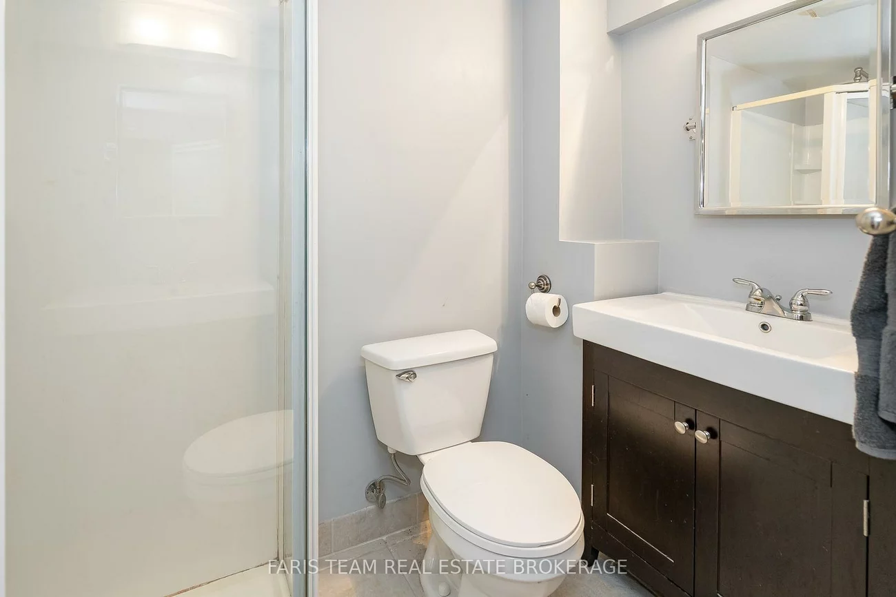 142, Livingstone, West Bayfield, Barrie