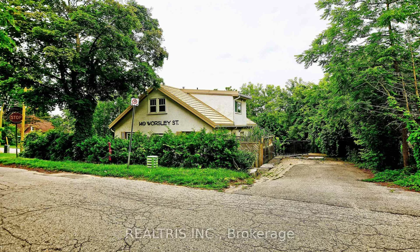 149, Worsley, City Centre, Barrie