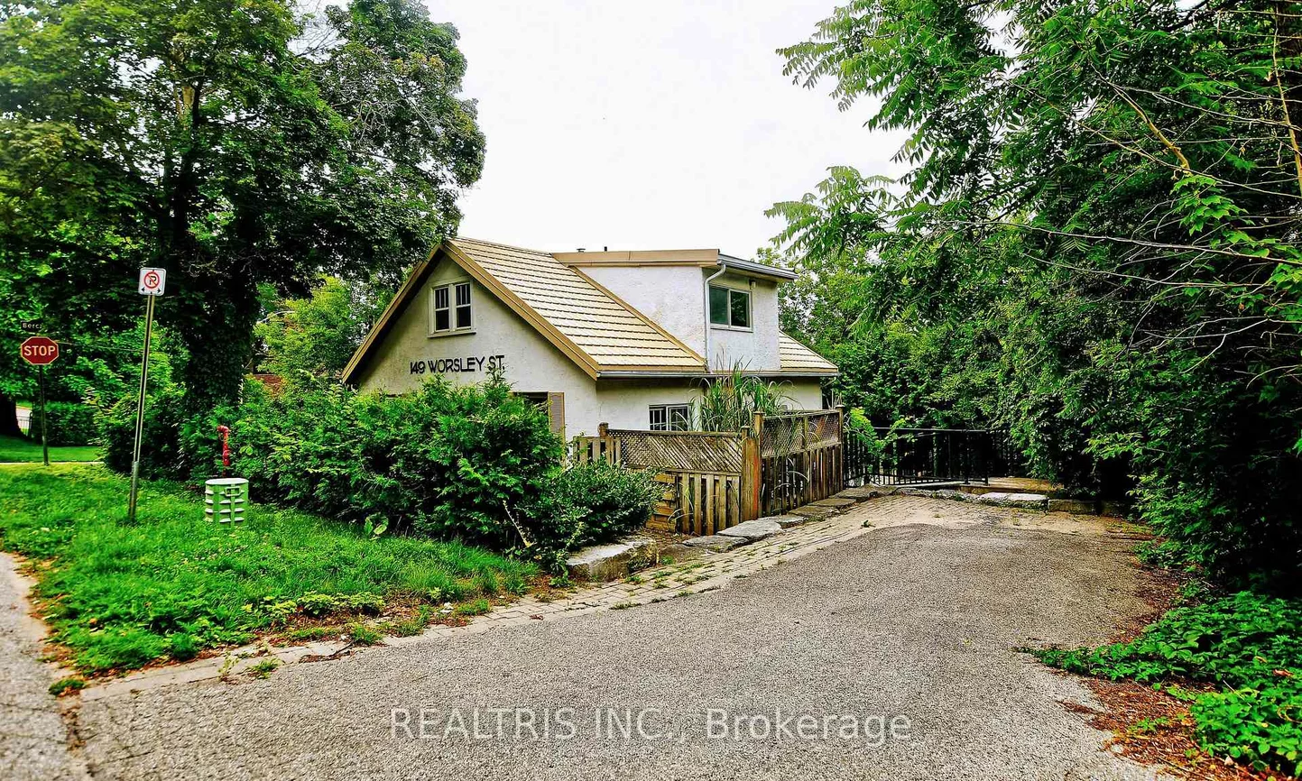 149, Worsley, City Centre, Barrie