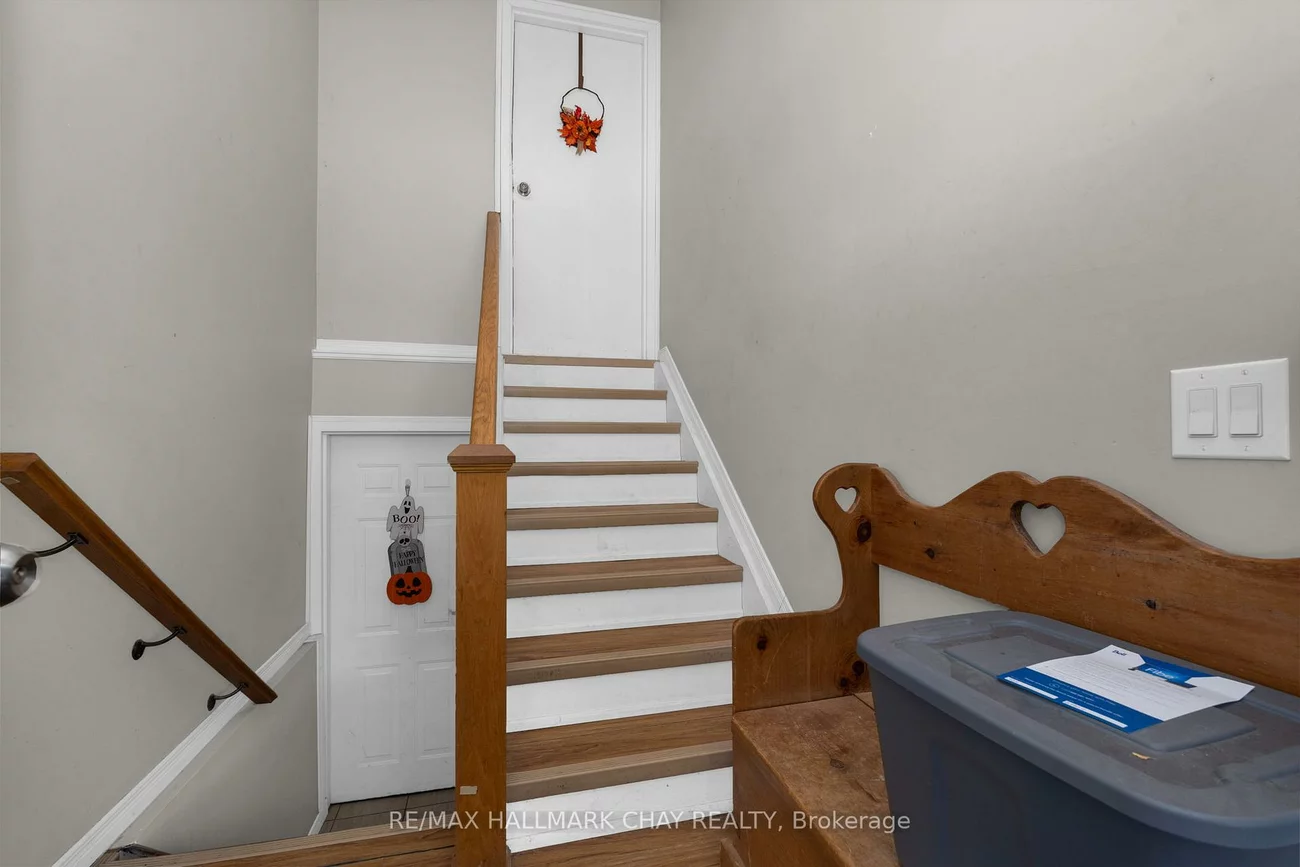 46, Carol, Allandale Heights, Barrie