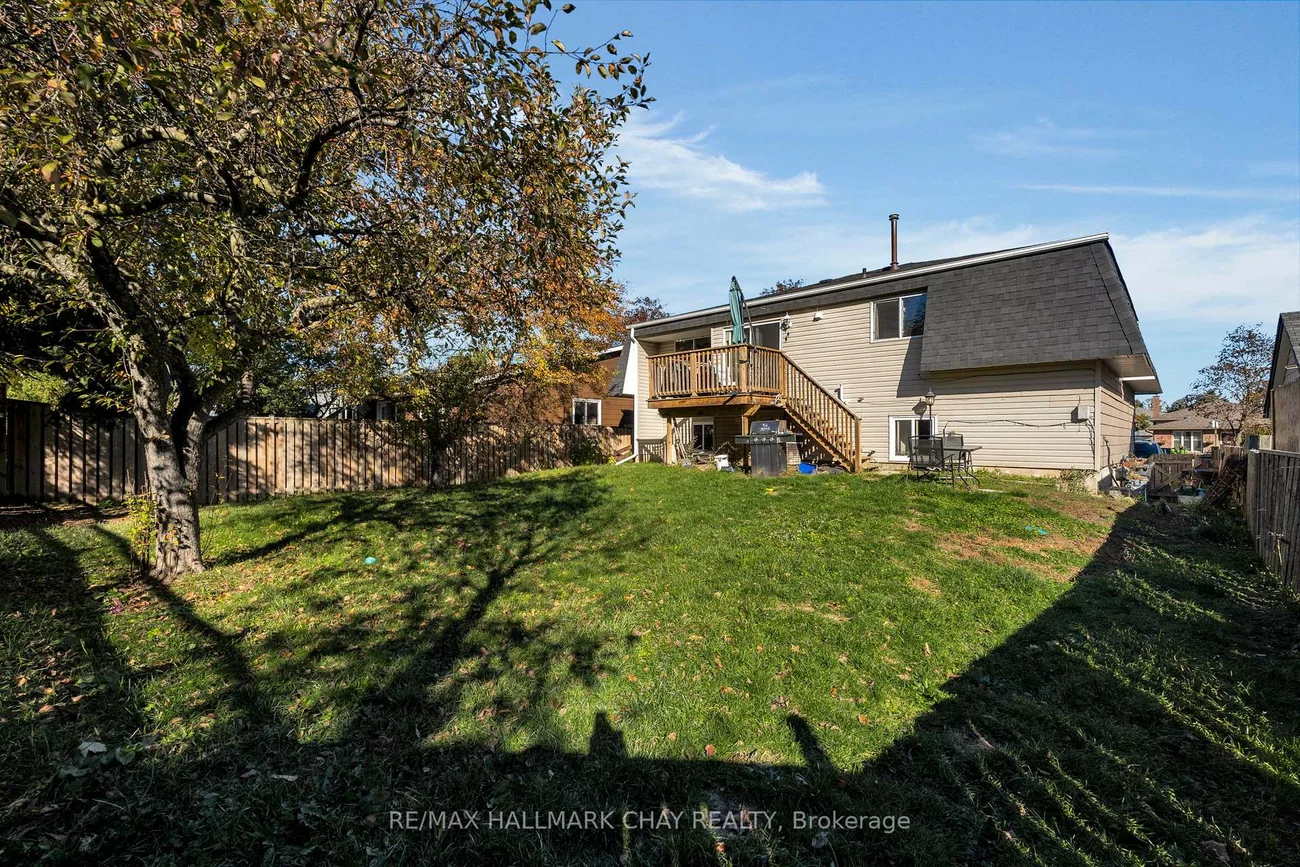 46, Carol, Allandale Heights, Barrie