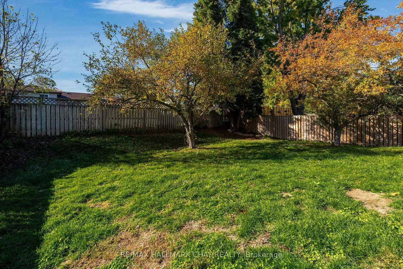 46, Carol, Allandale Heights, Barrie