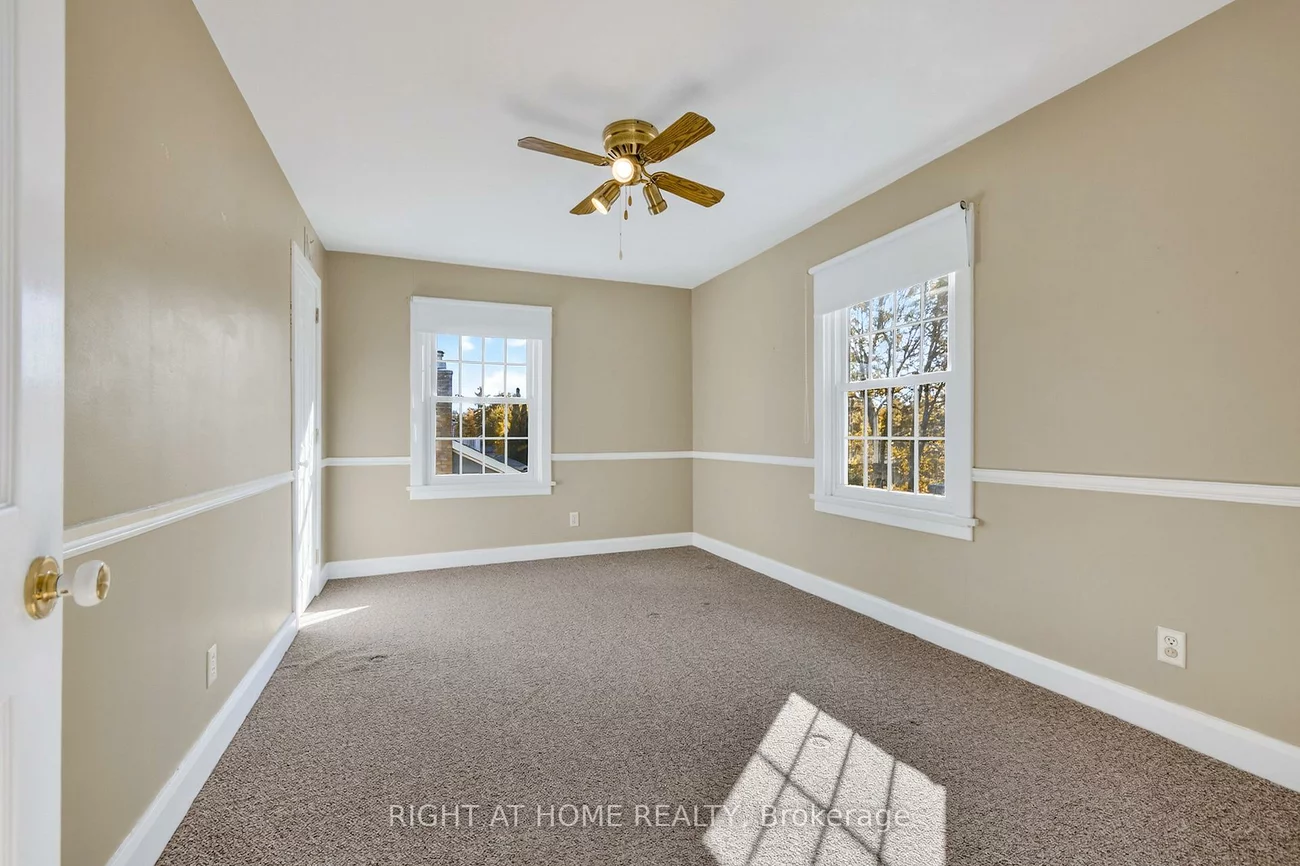 44, Newton, Wellington, Barrie