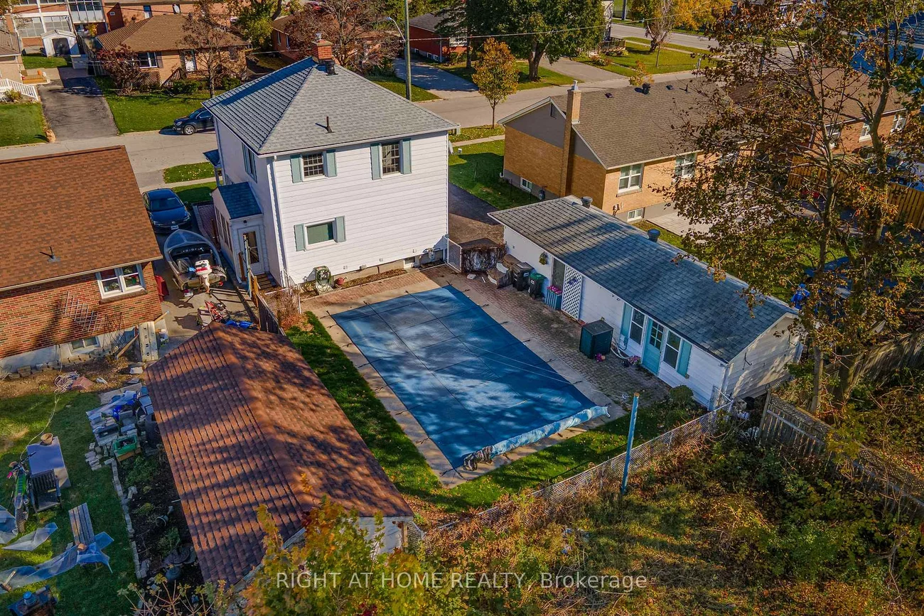 44, Newton, Wellington, Barrie