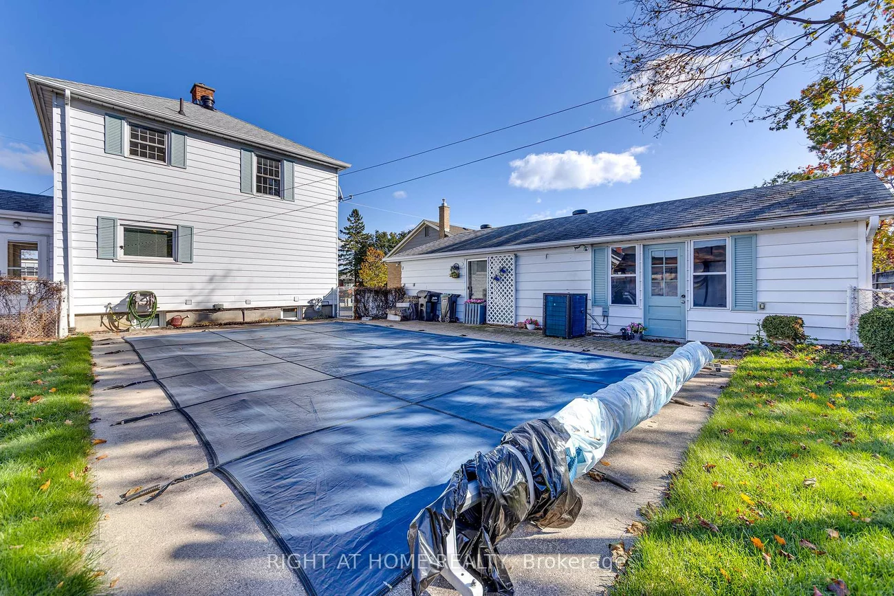 44, Newton, Wellington, Barrie