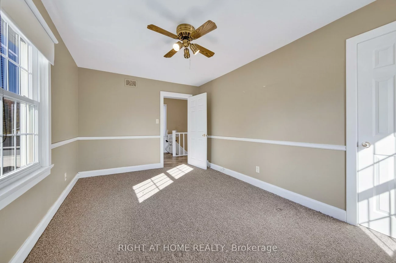 44, Newton, Wellington, Barrie