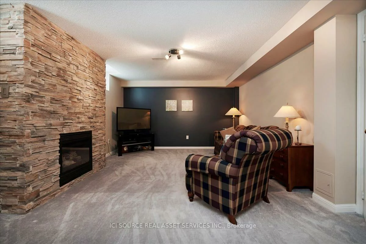 6, Versailles, Innis-Shore, Barrie