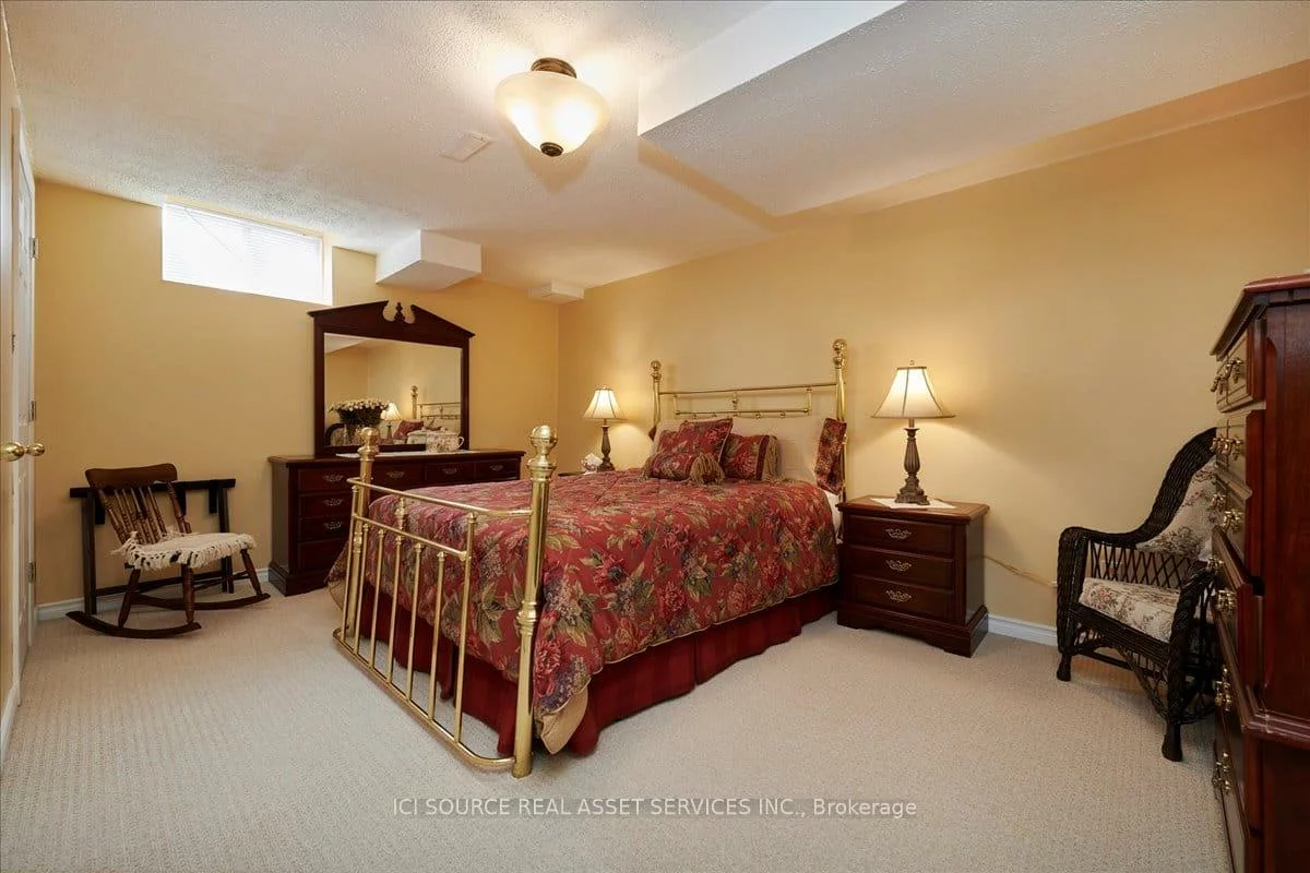 6, Versailles, Innis-Shore, Barrie