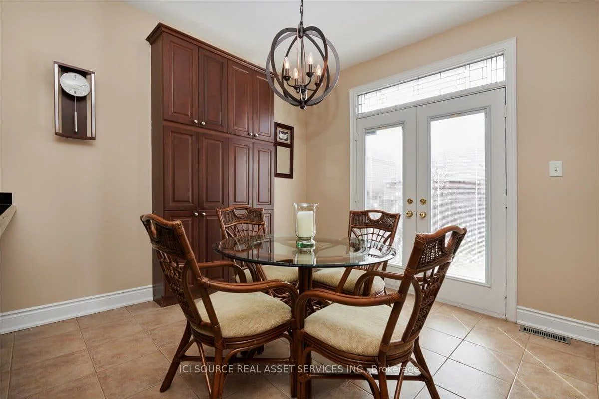 6, Versailles, Innis-Shore, Barrie